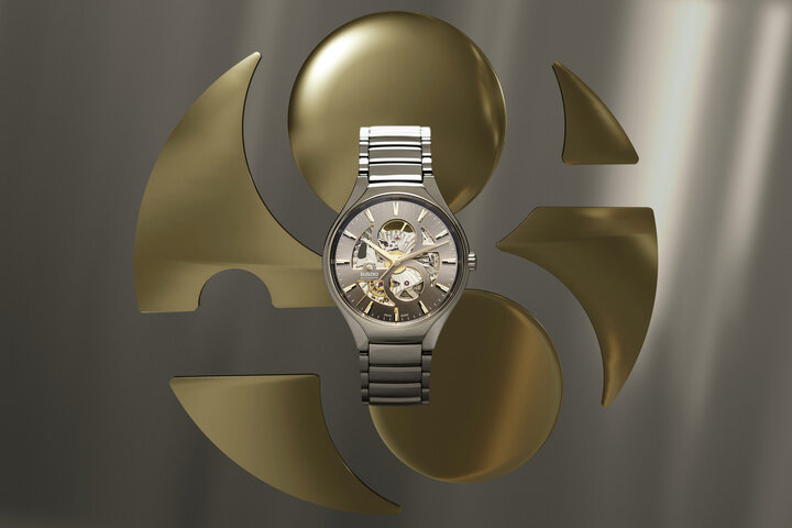 El cuadro découpé de la True Round Open Heart revela el corazón del reloj.