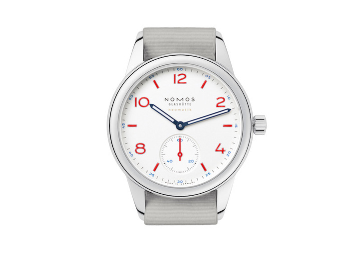 Nomos Club neomatik “white siren” 