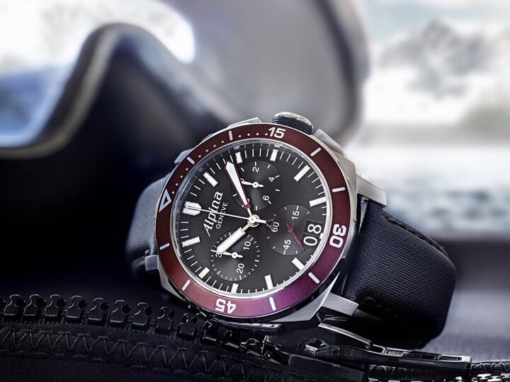 Seastrong Diver 300 Chronograph Big Date en Burdeos